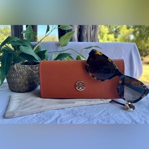 ⭐️Brand New Authentic⭐️ Tory Burch | Tortoise Shell Sunglasses 😎